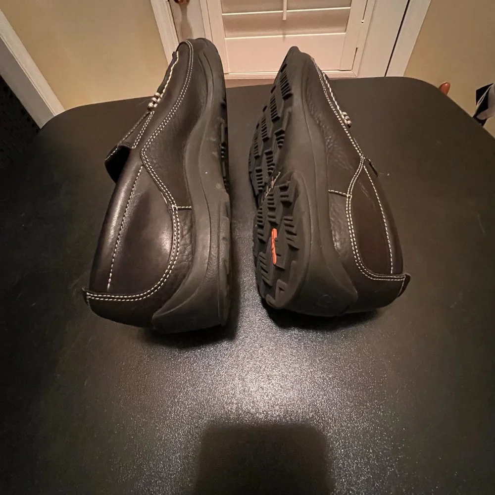 Cole Haan size 9.5 mens slip on black leather shoes